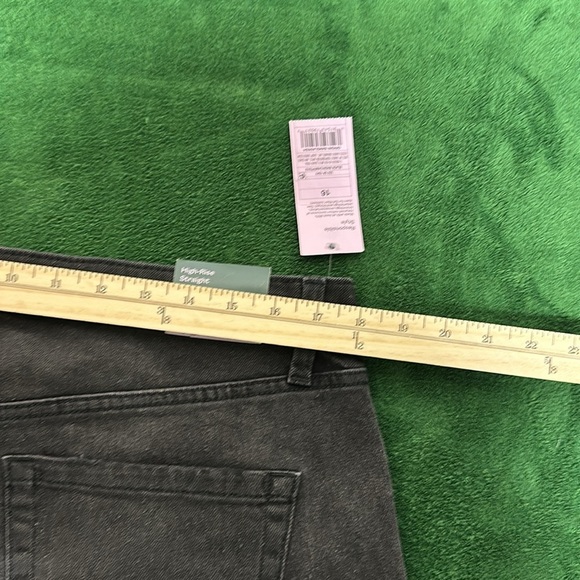 NWT Wild Fable High Rise Straight Leg Button Down Black Wash Jeans Sz16 - Picture 5 of 11